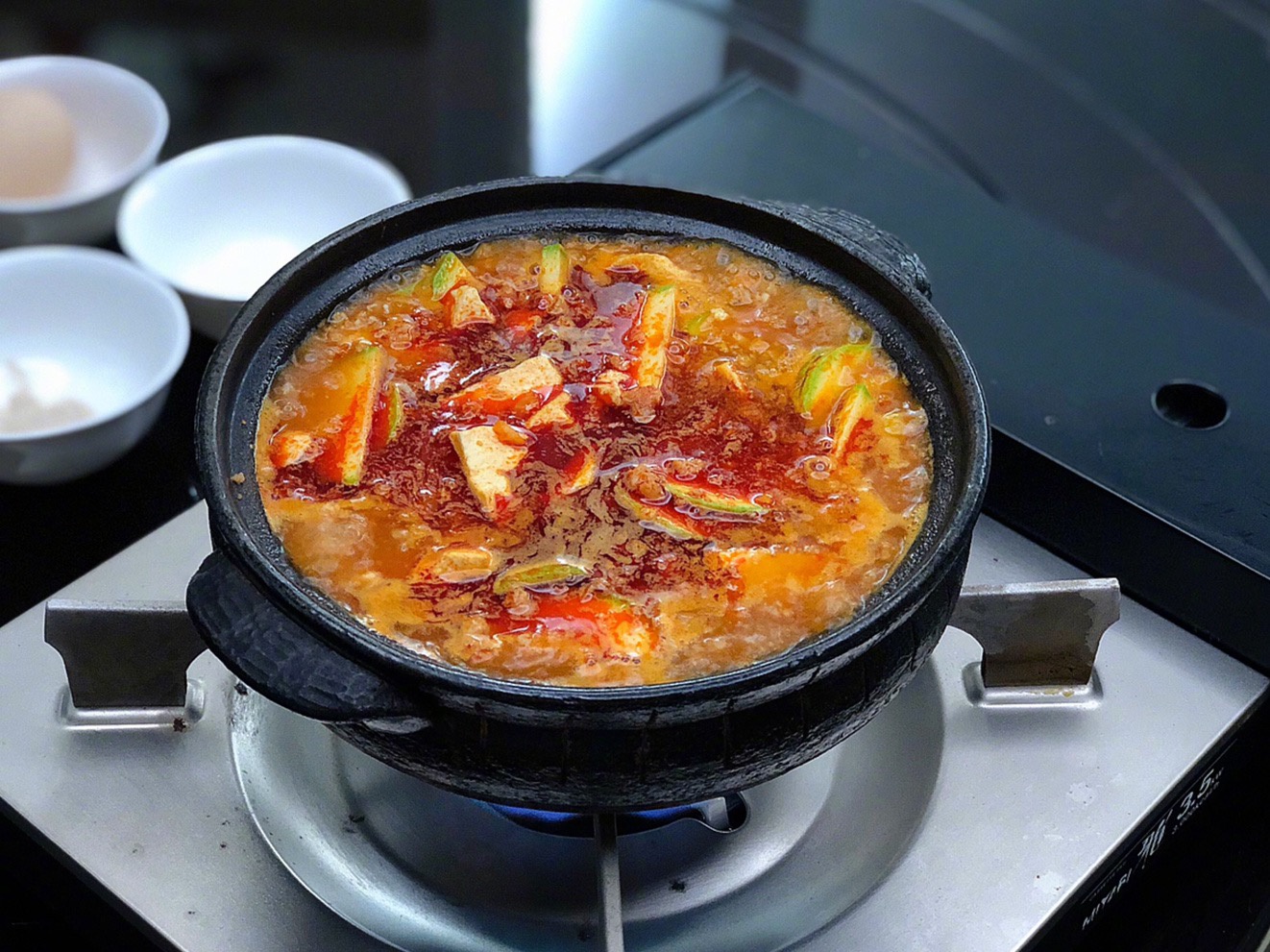 韩式砂锅嫩豆腐汤韩剧上脑经常做只要这一个汤就可以下两碗饭