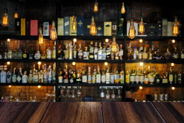 薇娅等直播大佬纷纷“饮酒” 中小酒企跃跃欲试或难成气候