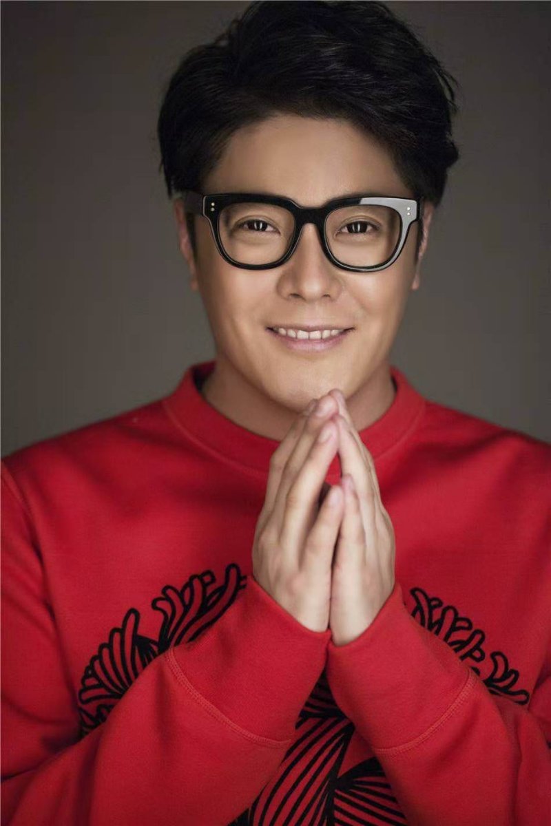 青年歌手金霖邀您品红酒吃海鲜尝尝烟台苹果莱阳梨