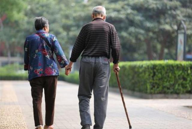 中国首批“丁克”已步入晚年，无儿无女的他们，是否会后悔？休闲区蓝鸢梦想 - Www.slyday.coM