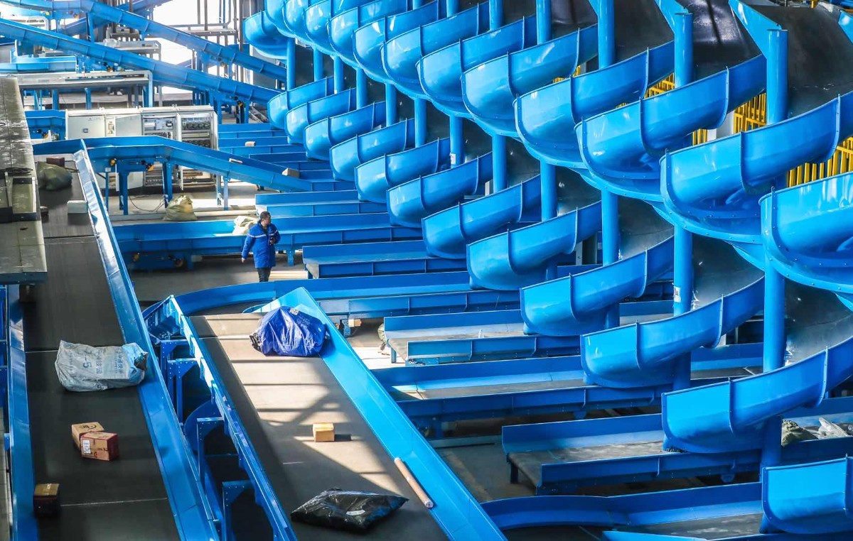 表示,为了应对北京逐年激增的快件量,中通在河北涿州新建京南转运中心