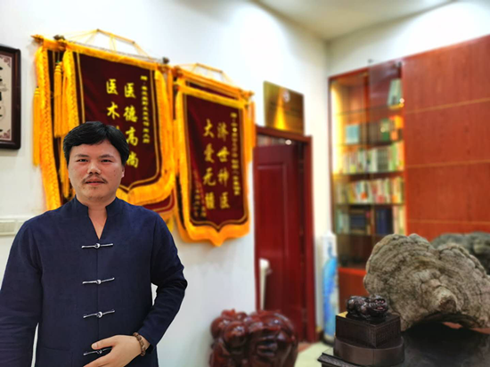 专访"中华望诊思疗法"创立人——青囊伯良|周伯良|中医|诊疗_新浪新闻