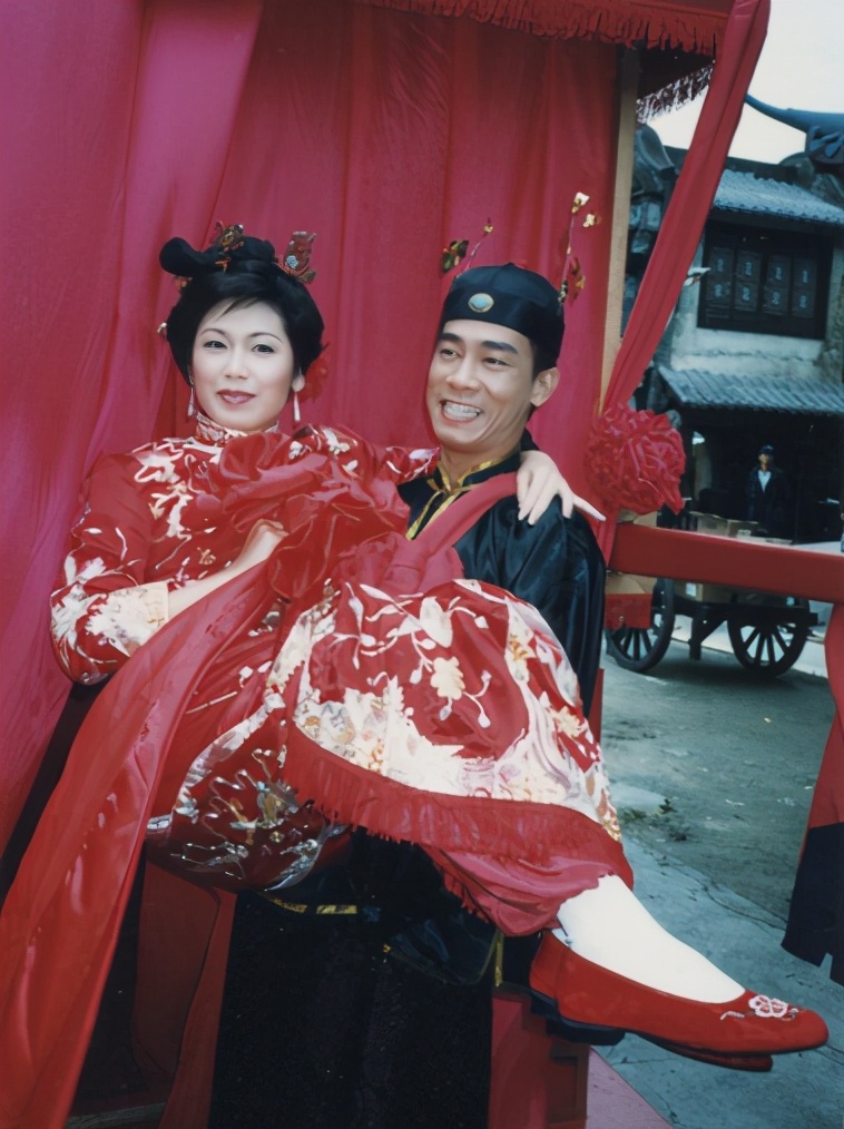 新《鹿鼎记》7位老婆一张脸,看看陈小春版,不是绝色却各有风情|冯晓文