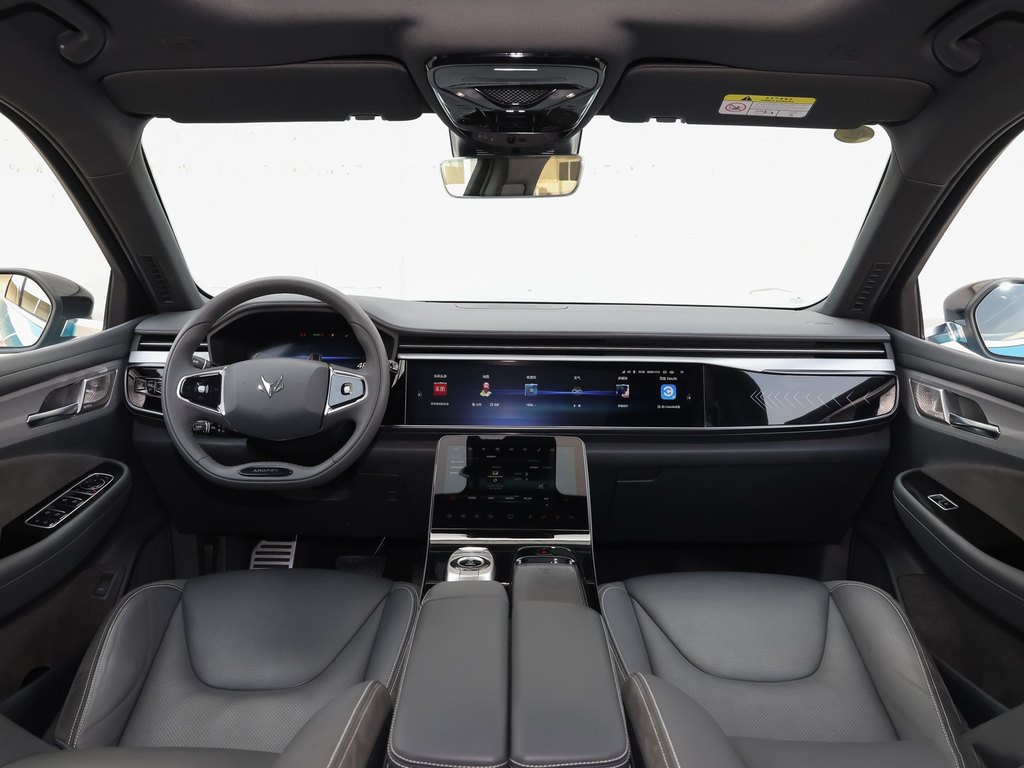 新生代的对决：零跑C11对比ARCFOX αT