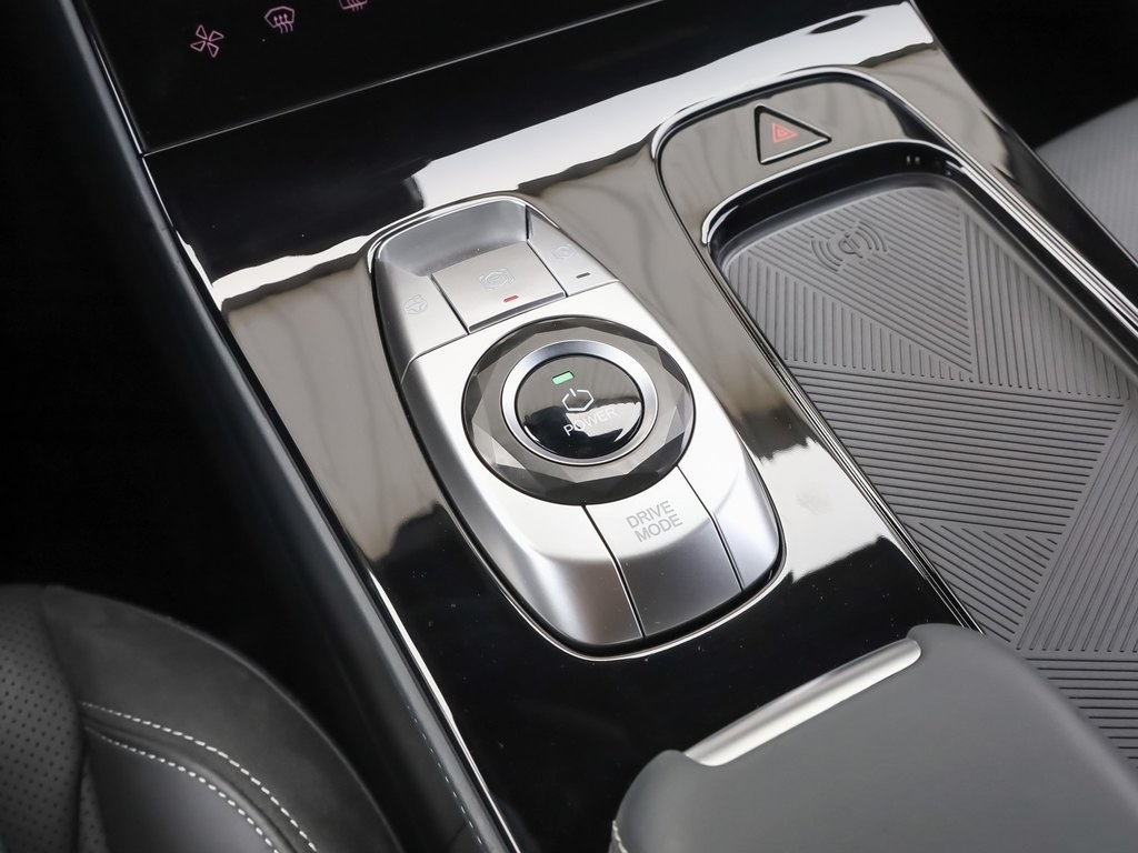 新生代的对决：零跑C11对比ARCFOX αT