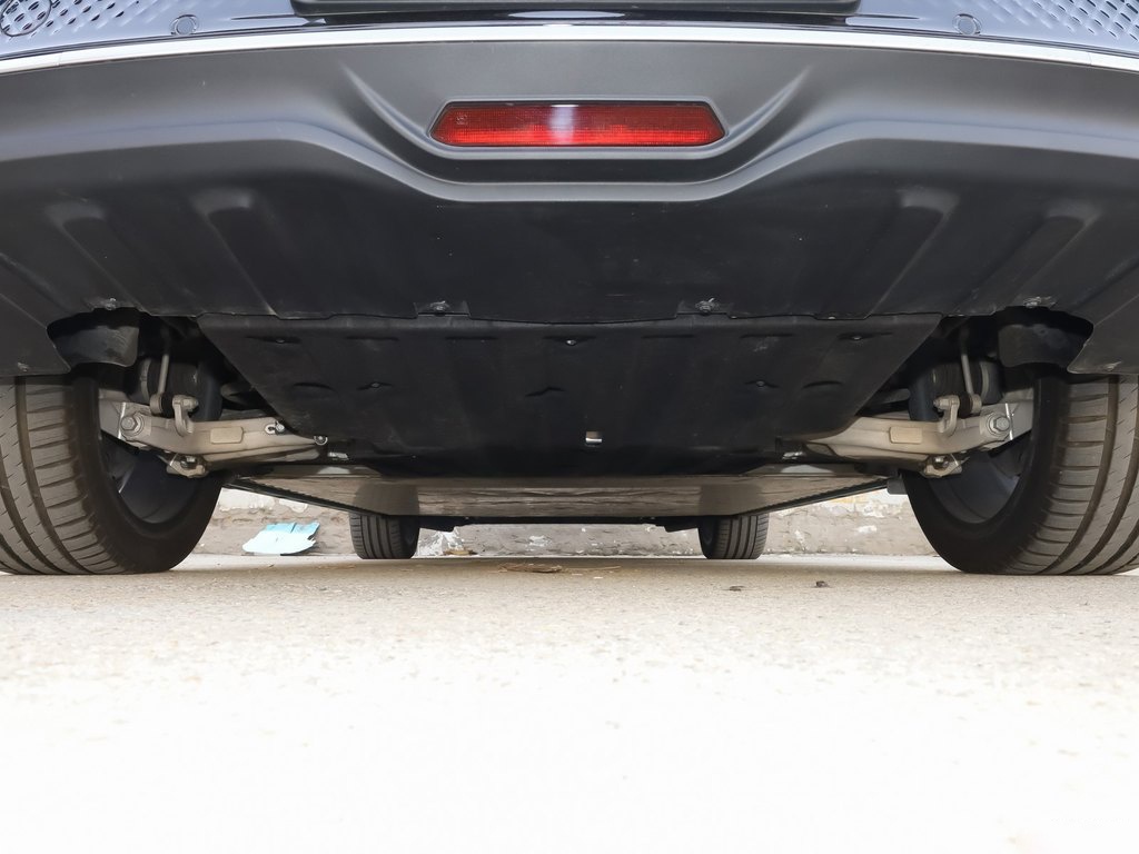 新生代的对决：零跑C11对比ARCFOX αT