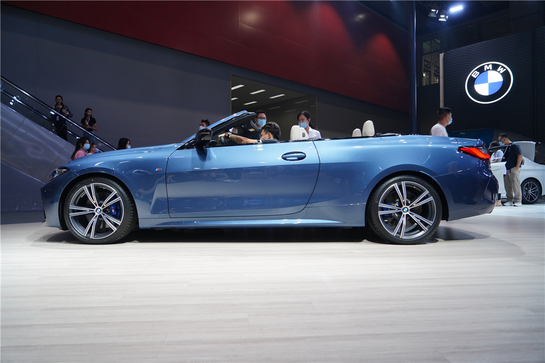 软顶回归新一代宝马4系敞篷版亮相广州车展