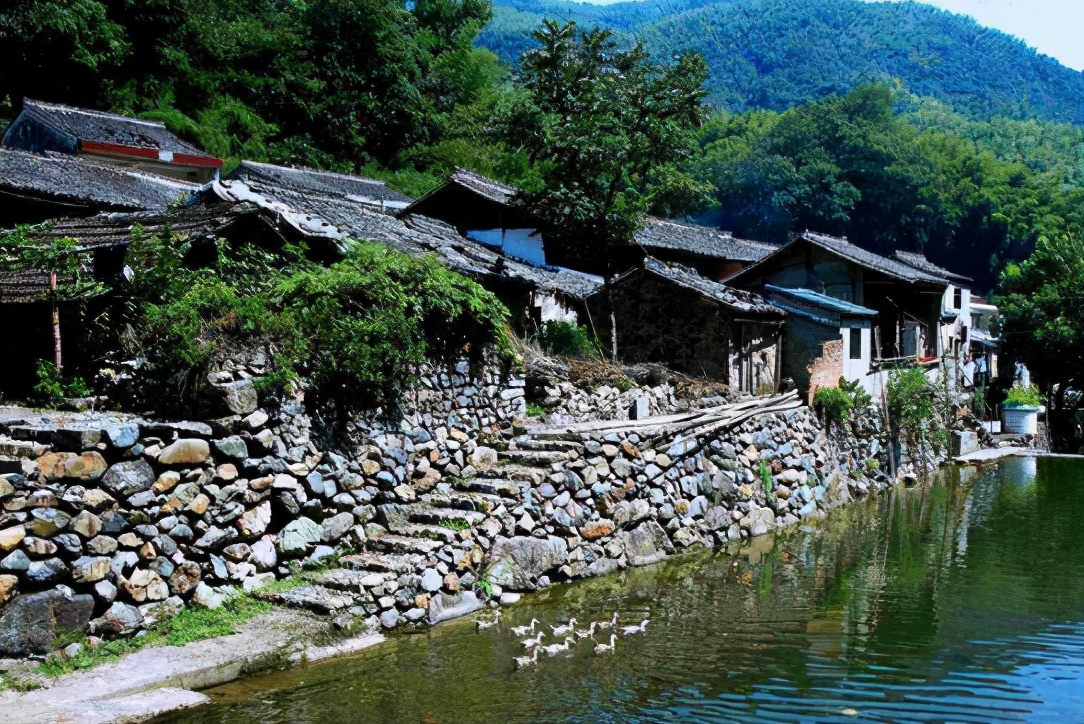 浙江一古村,距宁波市区仅30公里,被称宁波"香格里拉"
