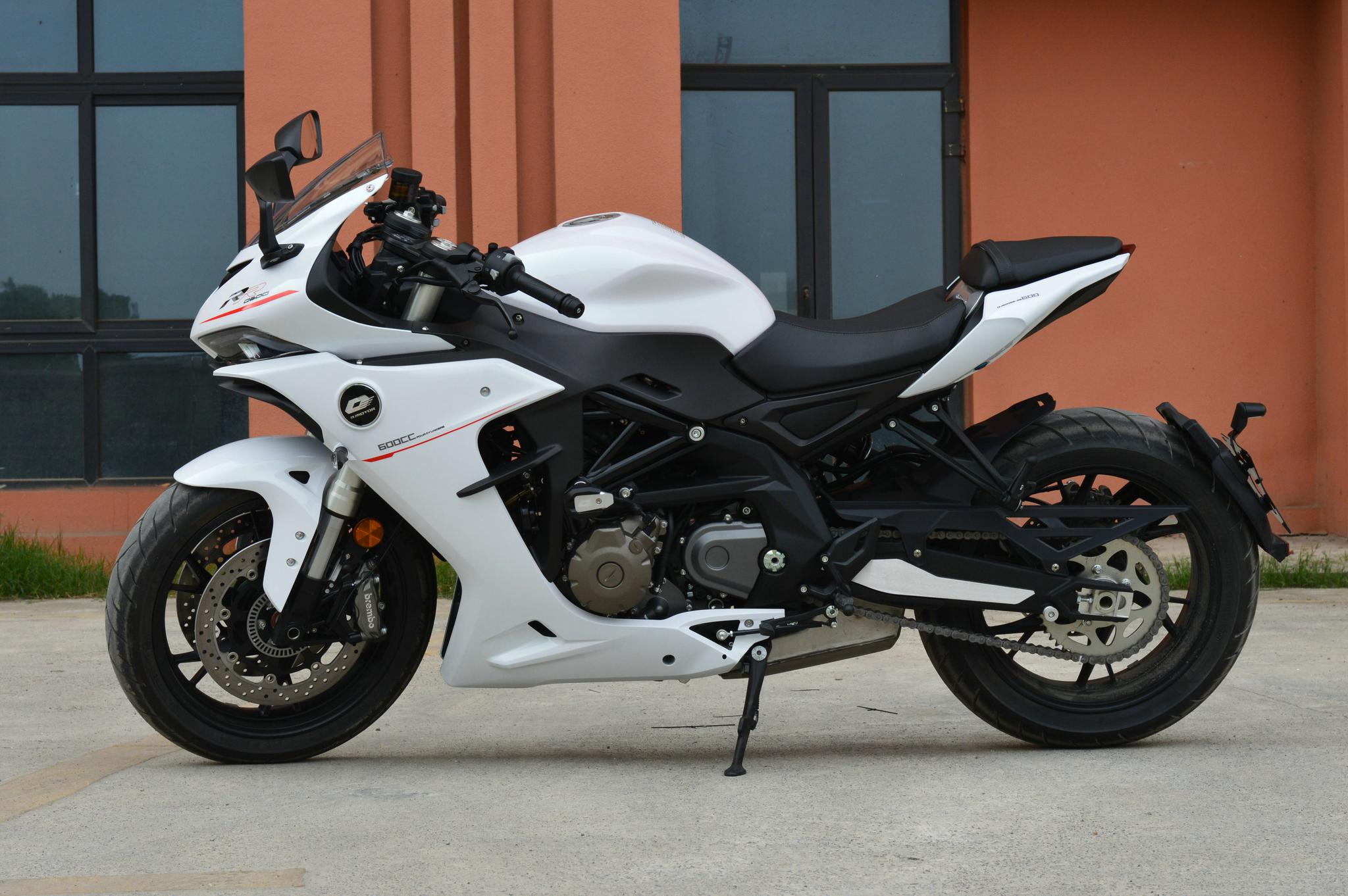 不骑怎知四缸香性价比最高的四缸跑车qjmotor赛600试驾报告