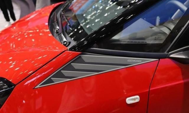 飞度无限版,外观惊喜,打开车门后只剩失望!