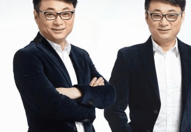 还记得山东卫视的小么哥吗?迎娶著名美女主持,如今45岁模样未变