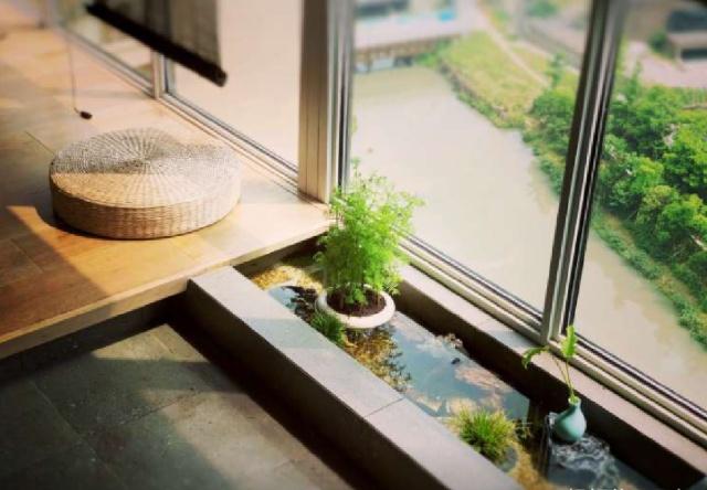 老公硬把阳台窗台"加宽"40cm,邻居不解,完工后羡慕极了!晒晒