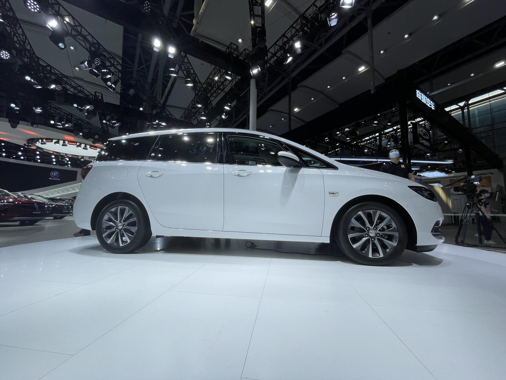 搭载一体式连屏,2021款别克gl6广州车展实拍