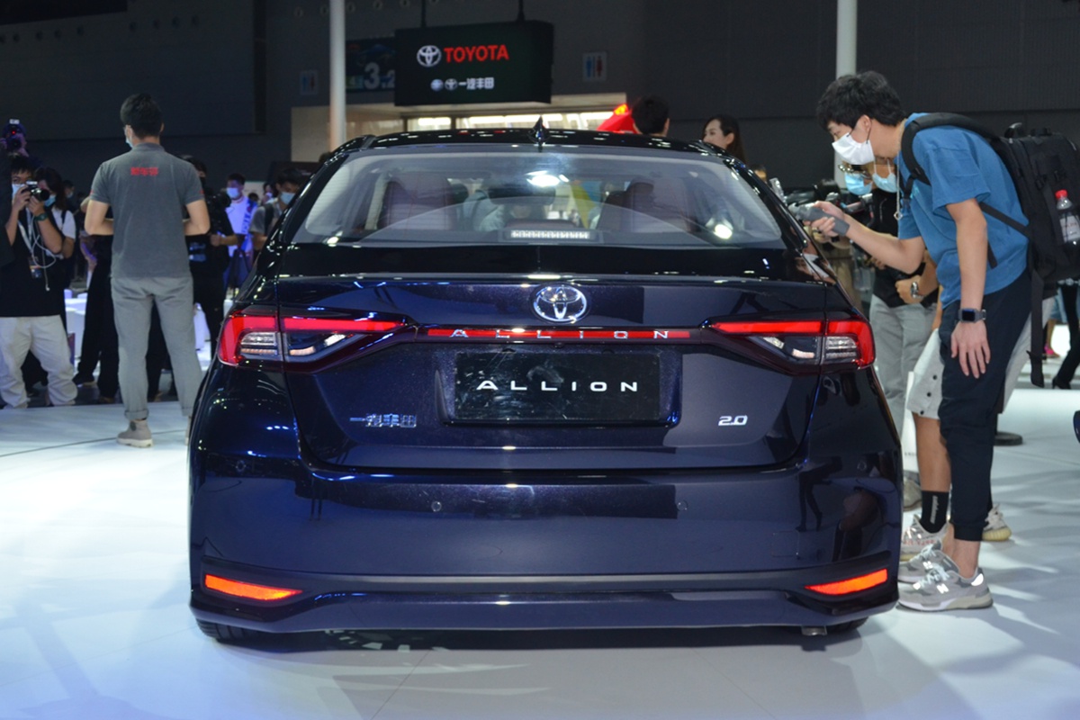 a 级家轿新选择 广州车展实拍一汽丰田傲澜