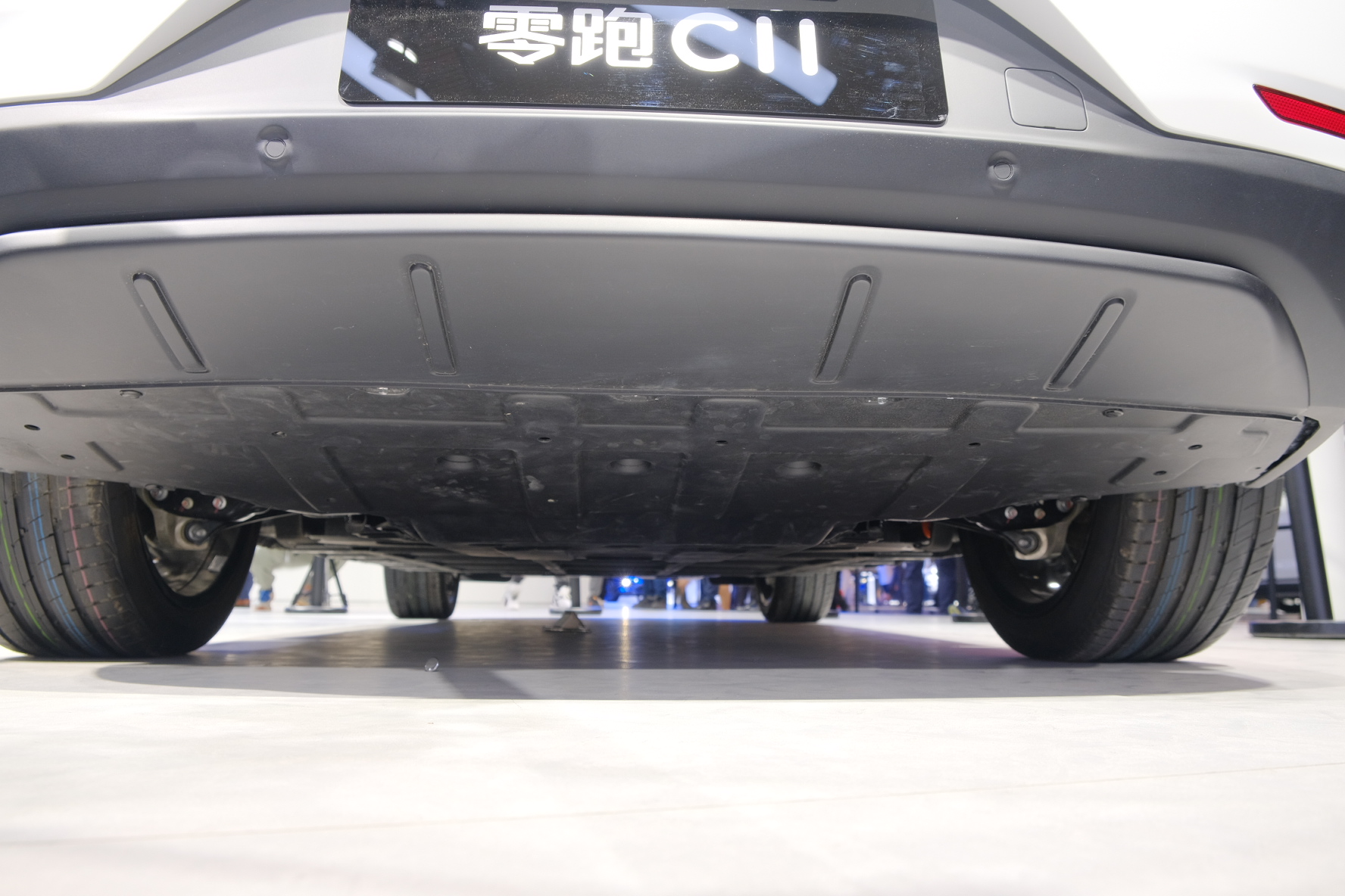 新生代的对决：零跑C11对比ARCFOX αT