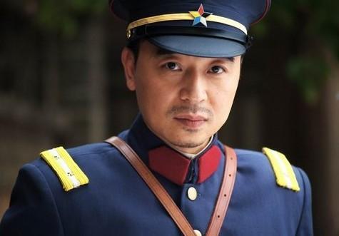 比如在《九品芝麻官》中被星爷臭骂一顿的太监李莲英的扮演者刘洵