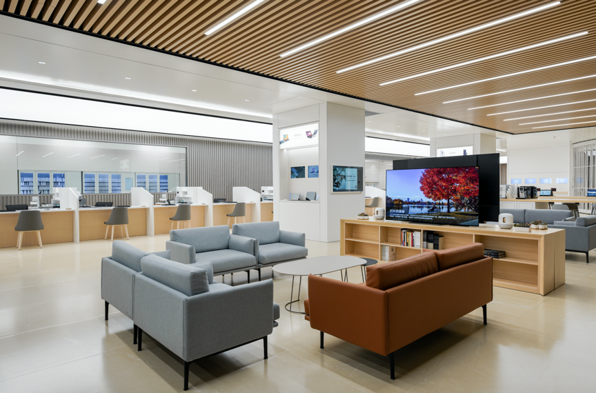 机器人维修 工程师服务,华为客户服务中心(北京盈科中心)开业