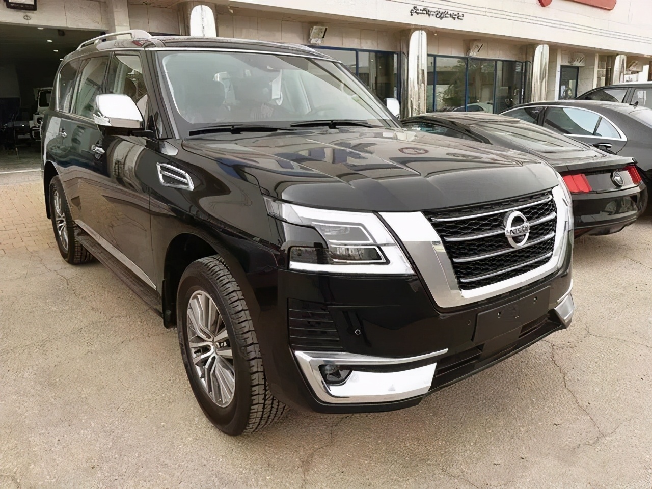 2020款日产途乐正式亮相,新车采用了全新家族式设计语言