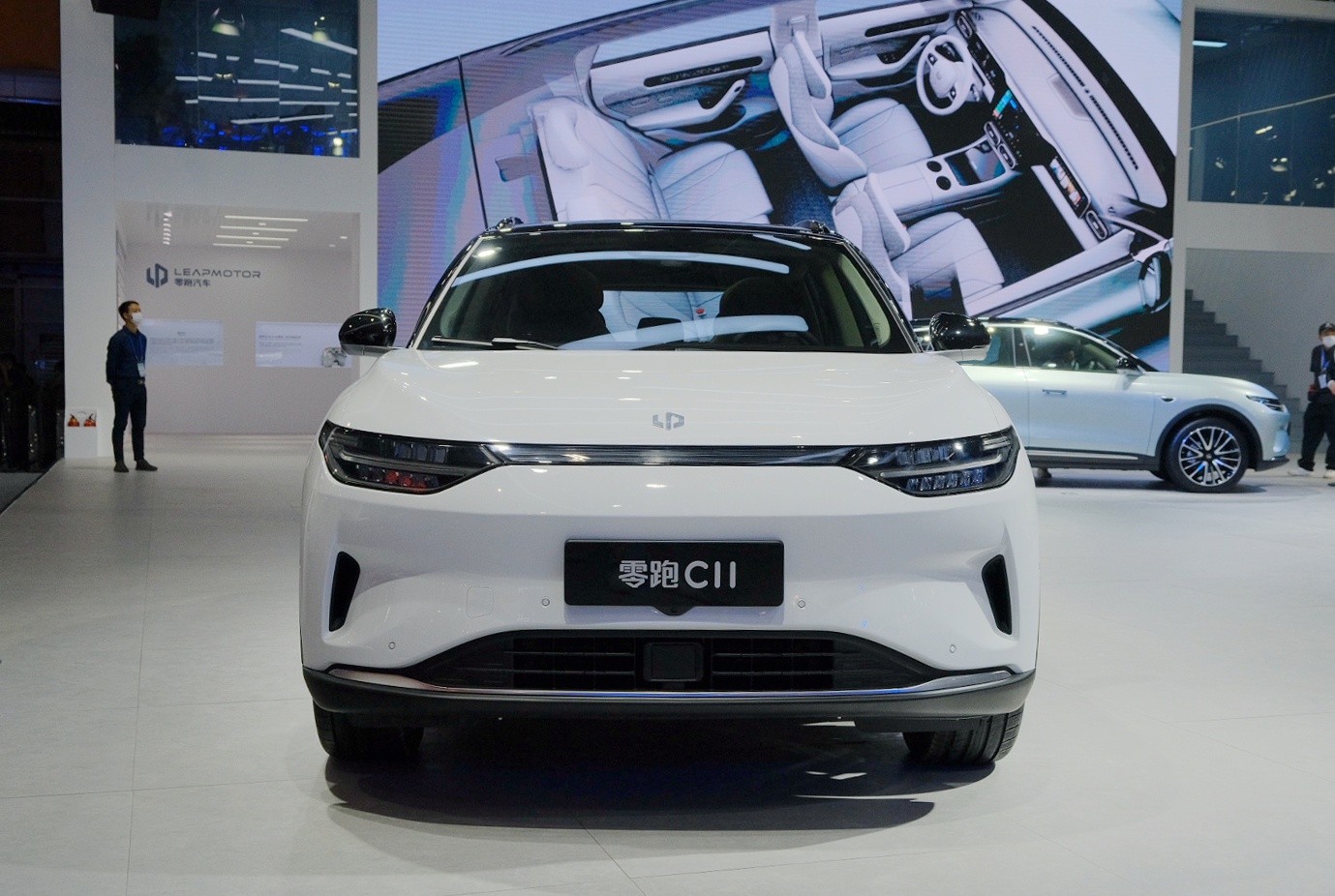 新生代的对决：零跑C11对比ARCFOX αT