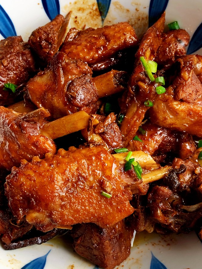 好吃到连汤汁都不剩的啤酒酱爆鸭