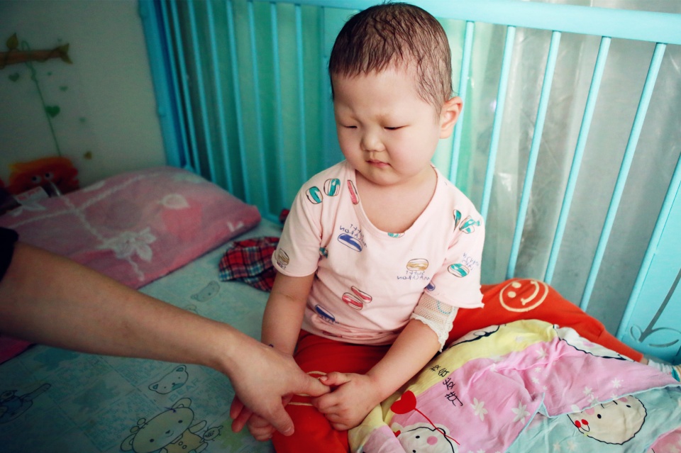 5岁儿子不幸夭折，10年后3岁女儿又遭厄运，妈妈绝望：救救我孩子休闲区蓝鸢梦想 - Www.slyday.coM