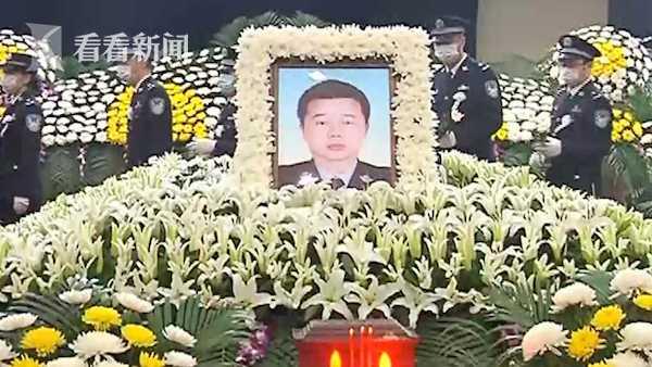 民警在儿子生日当天抓捕逃犯牺牲 老父亲看到遗物失声痛哭休闲区蓝鸢梦想 - Www.slyday.coM