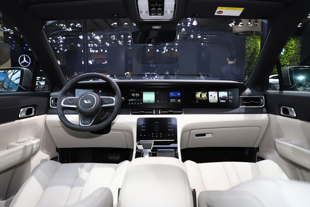 新能源中大型SUV王者 蔚来ES8对理想ONE