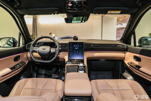 新能源中大型SUV王者 蔚来ES8对理想ONE
