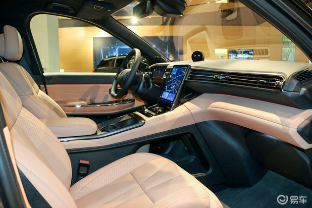新能源中大型SUV王者 蔚来ES8对理想ONE
