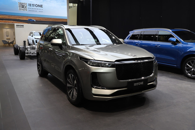 新能源中大型SUV王者 蔚来ES8对理想ONE