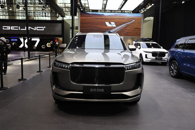 新能源中大型SUV王者 蔚来ES8对理想ONE