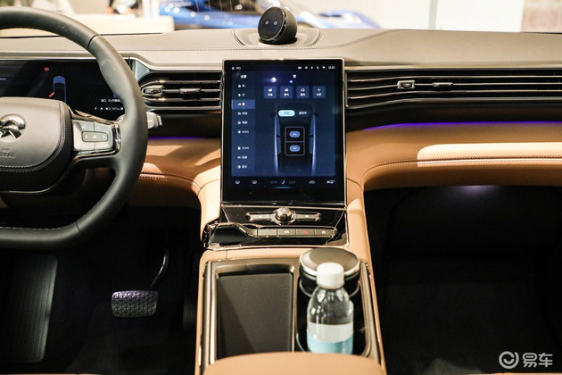 新能源中大型SUV王者 蔚来ES8对理想ONE