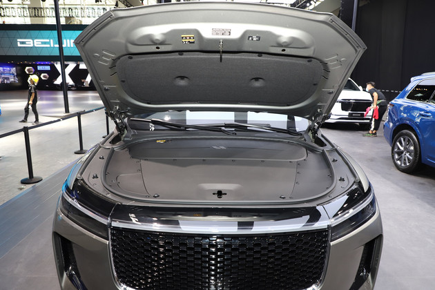 新能源中大型SUV王者 蔚来ES8对理想ONE