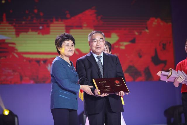 张伯礼院士再获重磅奖项