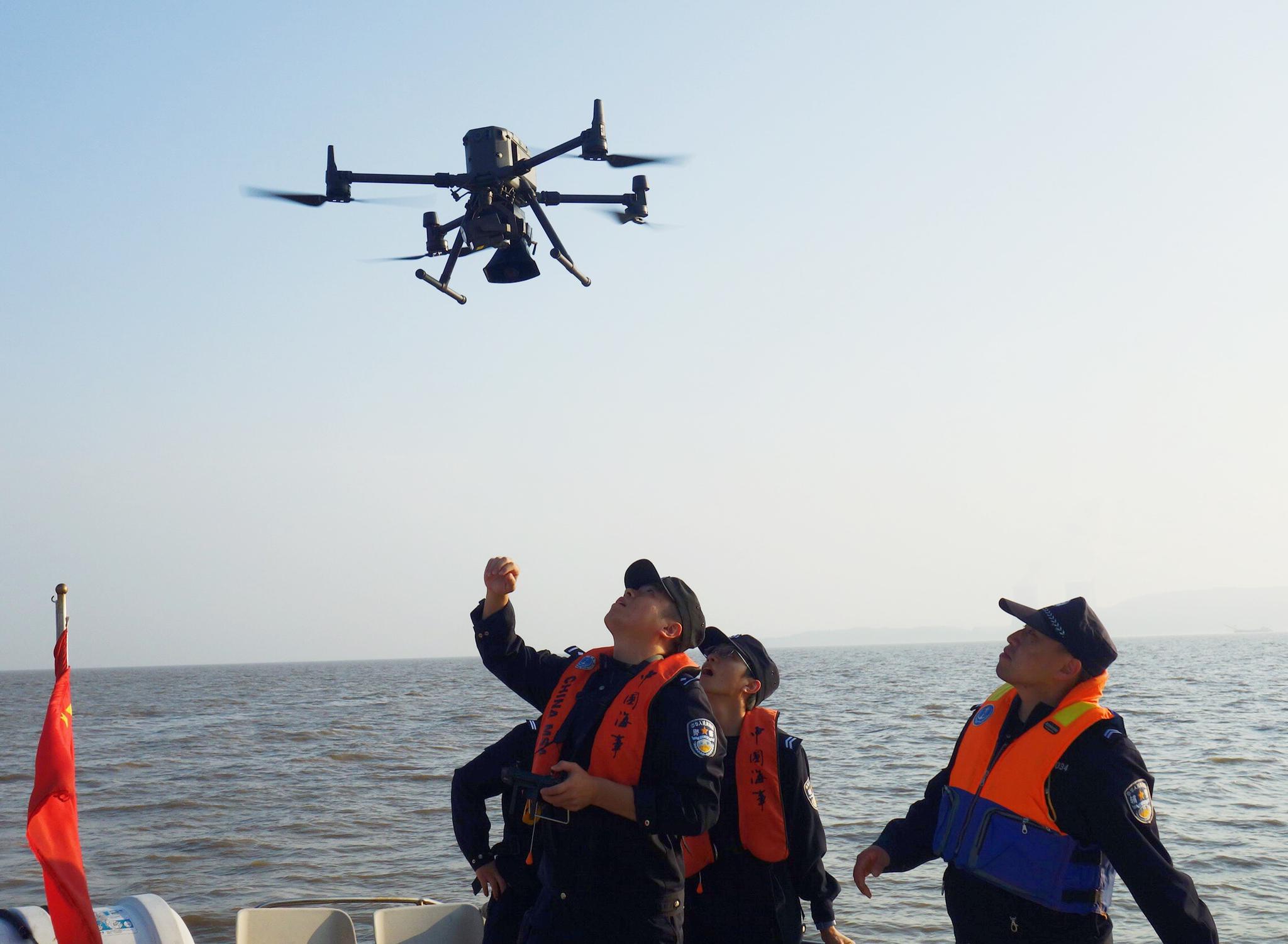 无人机助力精密智巡 构筑疫情海上"安全线"