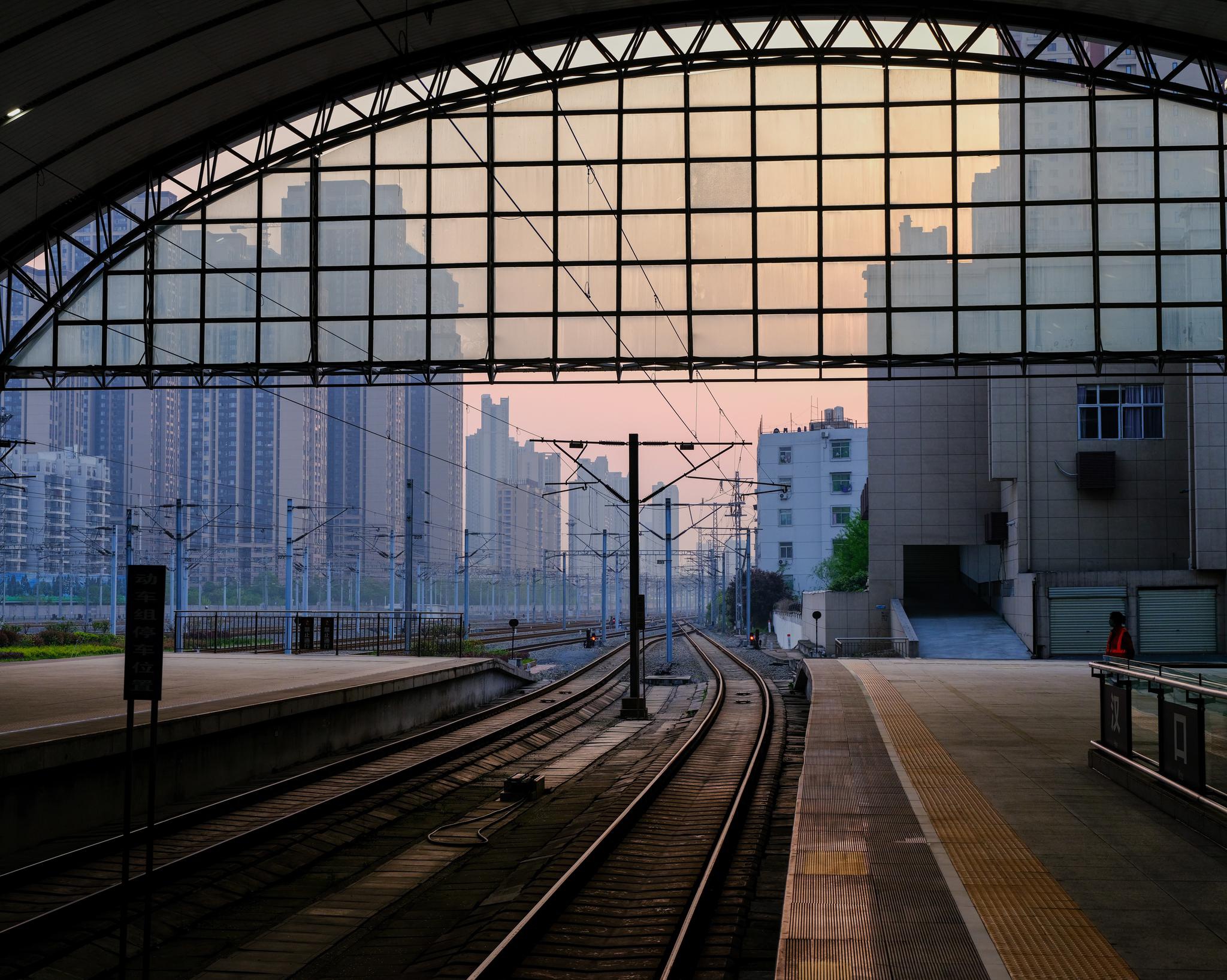 bmw卓越城市武汉父子疫情下的自救相知与创业