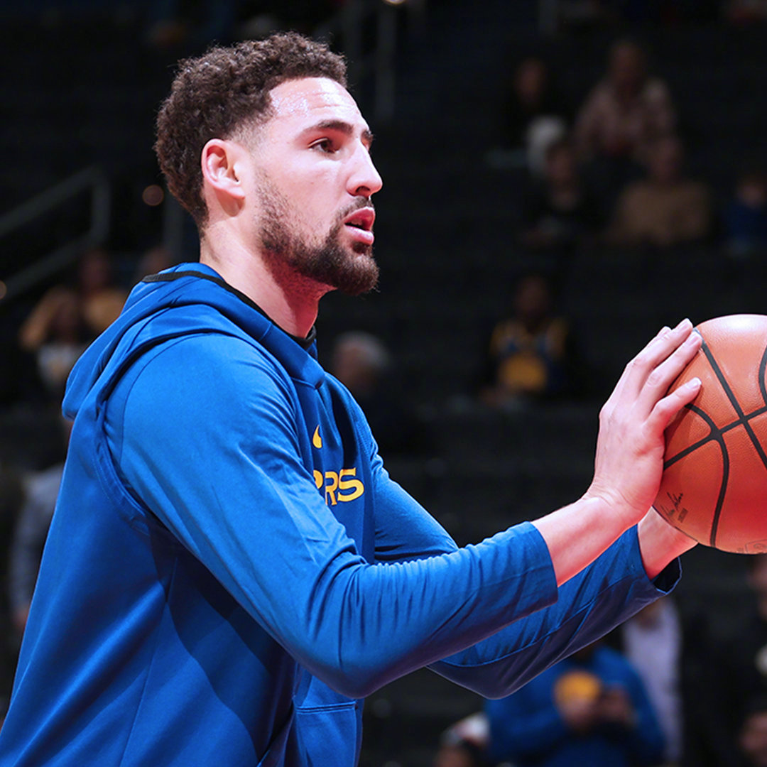 体坛联播|克莱·汤普森跟腱撕裂赛季报销,曼城续约瓜迪奥拉