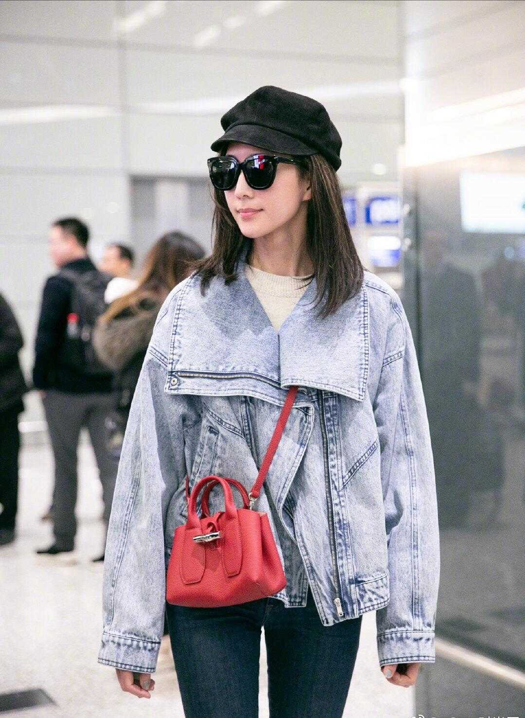 韩雪的美藏在骨子里,穿牛仔外套配牛仔裤,时髦不说气质更高级