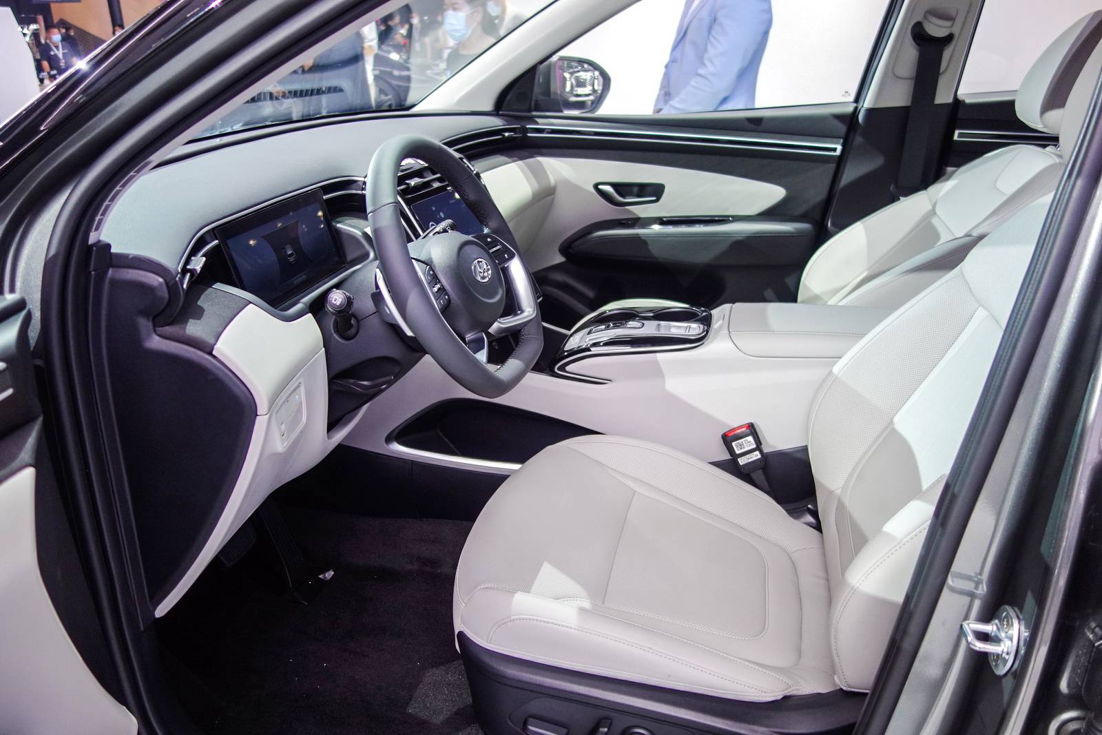 2020广州车展:个性外观/内饰大屏 实拍现代全新途胜l