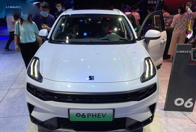 领克06 phev亮相车展 售15.86万元