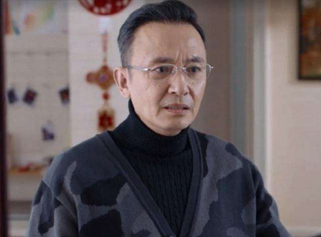 出道22年不温不火,59岁出演《都挺好》大红|都挺好|侯长荣|朱丽_新浪