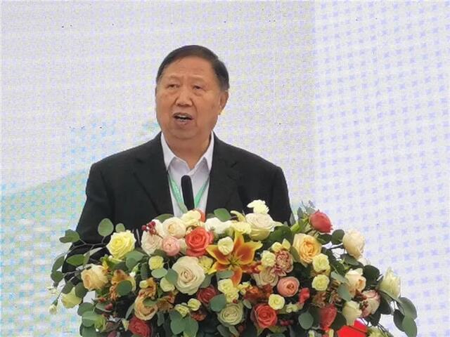 成都市温江区人民政府副区长鄢光忠致辞11月20日-22日,第二届成都国际