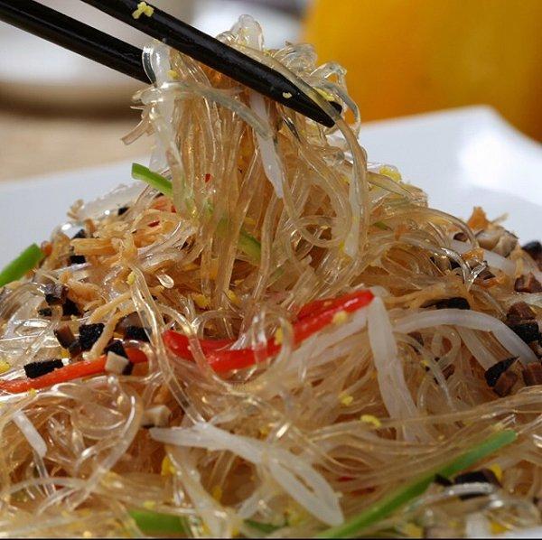 美食精选:凉拌粉丝,香辣炒蟹,脆皮鱼,酱香豆腐