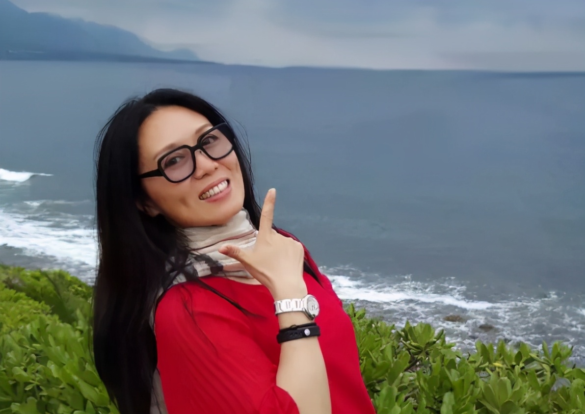 黄梅歌后吴琼,嫁小15岁阮巡,头胎流产让她后悔一生!