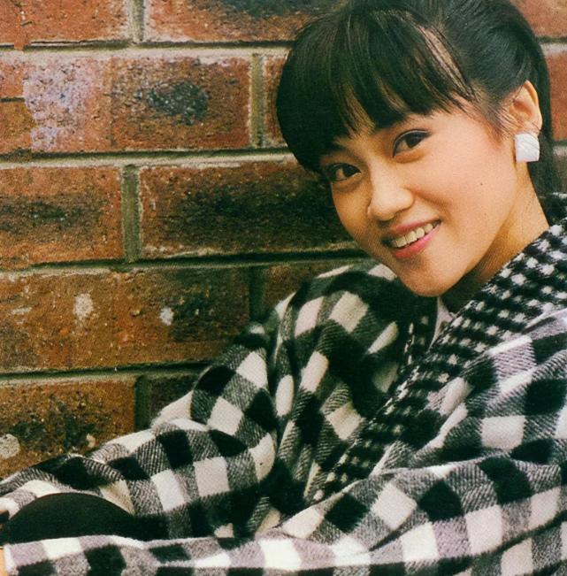 傻姑陈安莹不回老东家,自曝交往细节太甜蜜,交往40岁不婚不育