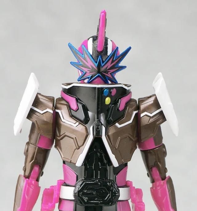 假面骑士slash化身rkf人偶,这回的它还能双持圣剑