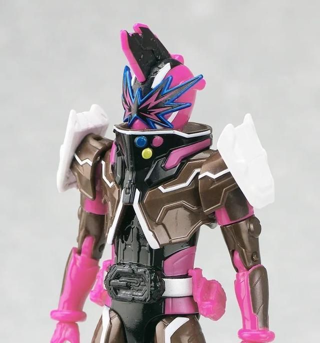 假面骑士slash化身rkf人偶,这回的它还能双持圣剑