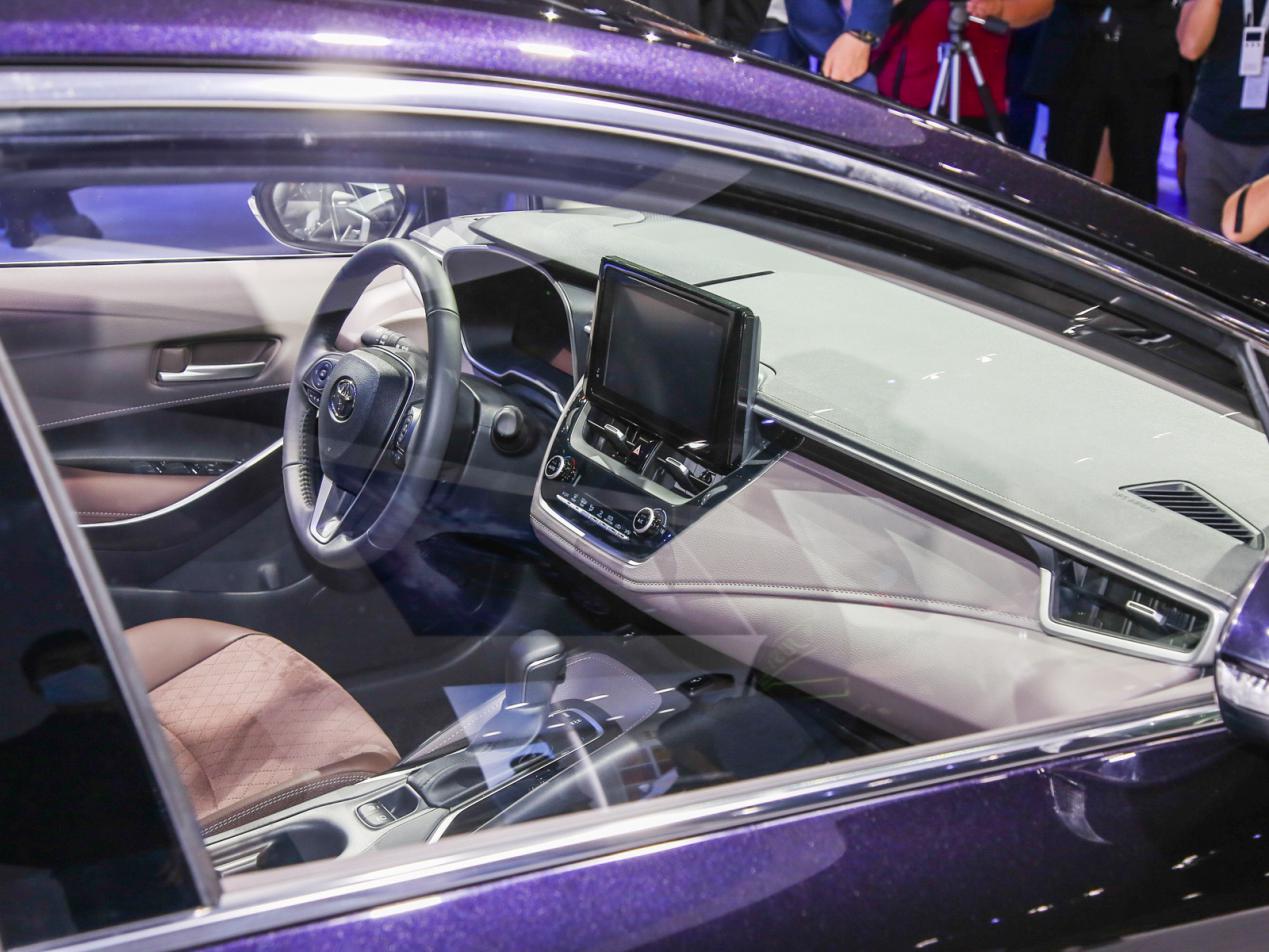 一汽丰田傲澜广州展首发,2.0l配cvt,但广东和福建人直接说不买