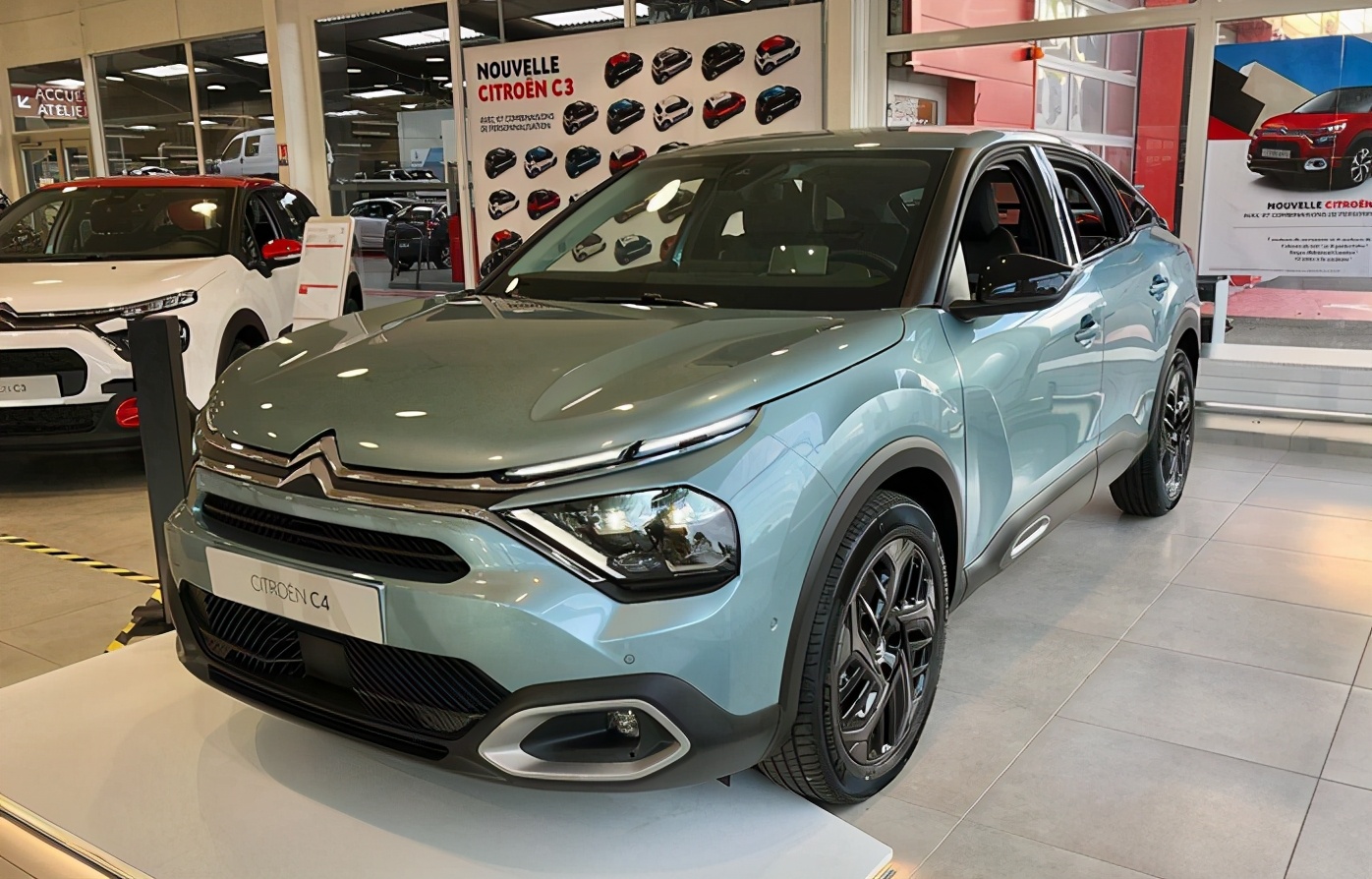 全新雪铁龙c4实车来了配魔毯悬挂翻身希望大不大