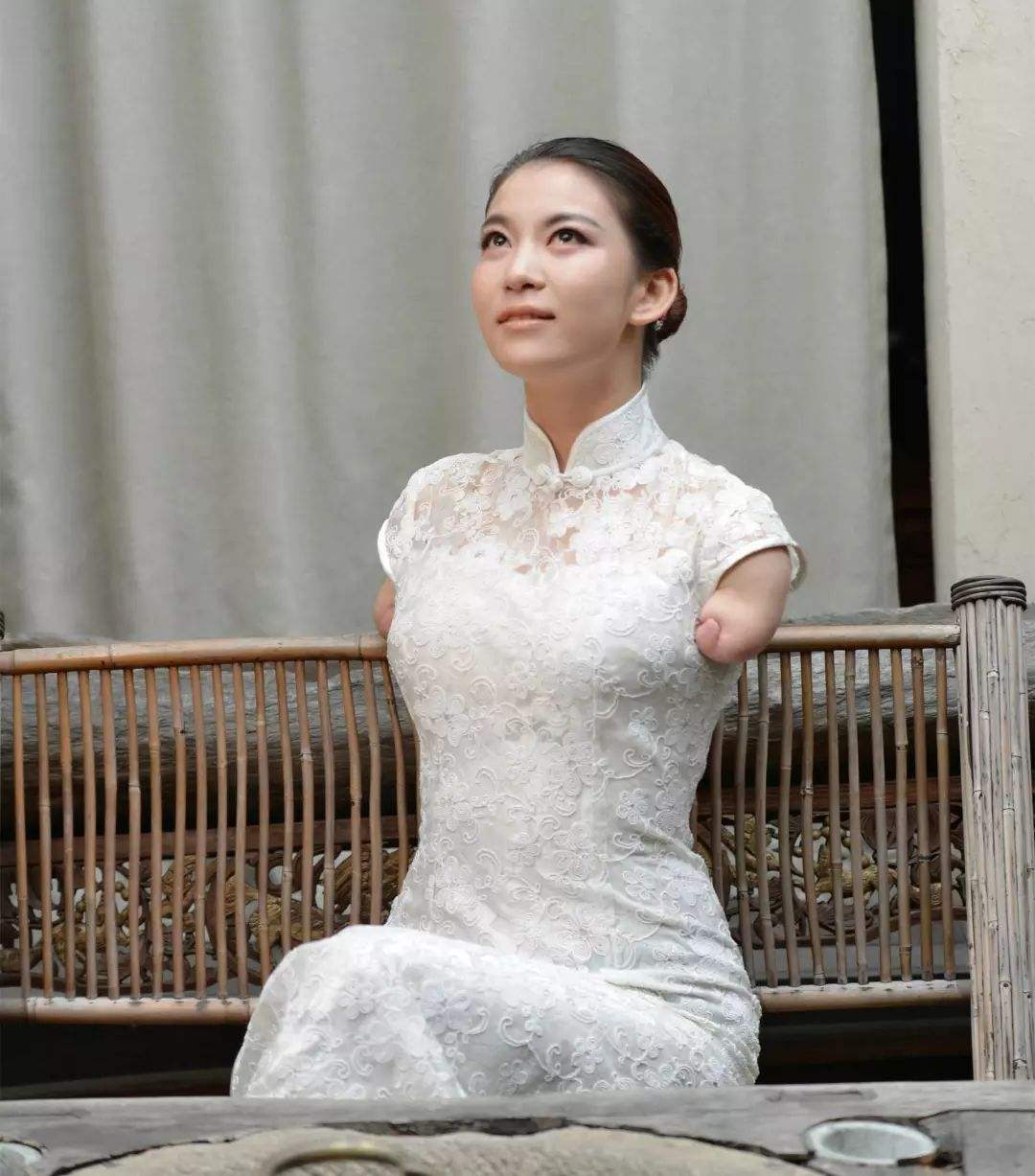 《非诚勿扰》无臂女孩:与男嘉宾甜蜜牵手,一下台就"被甩"